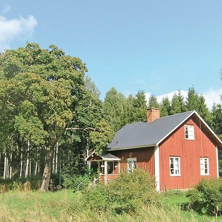 2 Bedroom Stunning Home In Molkom Sutterhojden Kültér fotó