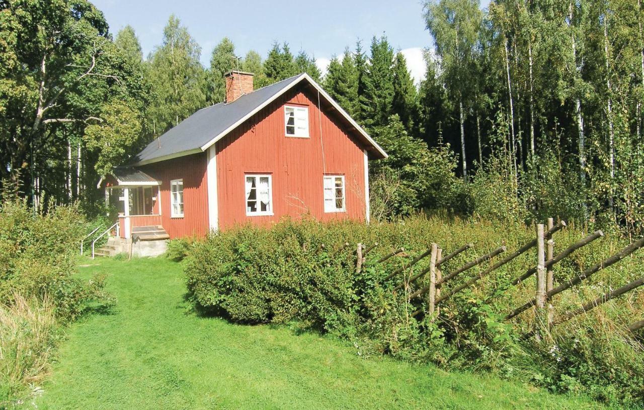 2 Bedroom Stunning Home In Molkom Sutterhojden Kültér fotó